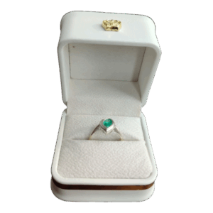 Anillo de plata con esmeralda Amatista