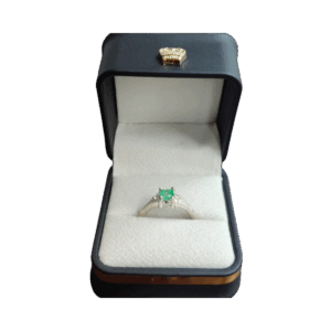 Anillo de plata con esmeralda Bruma