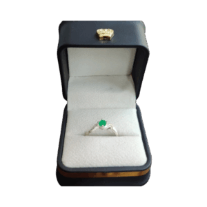 Anillo de plata con esmeralda Caricia