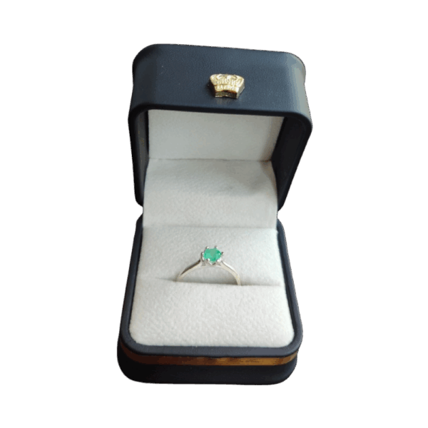 Anillo de plata con esmeralda Celeste