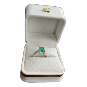 Anillo de plata con esmeralda Claridad