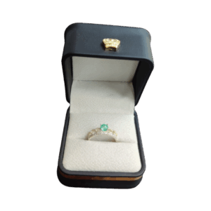 Anillo de plata con esmeralda Corona uno