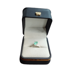 Anillo de plata con esmeralda Encanto