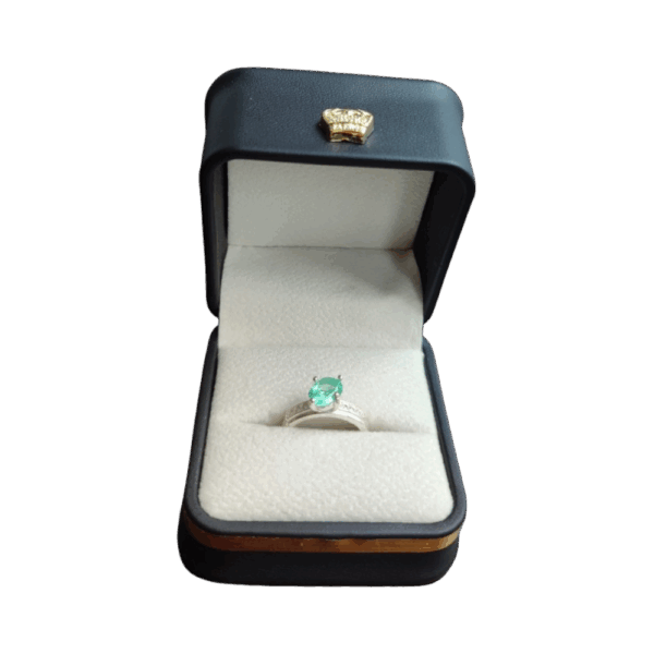 Anillo de plata con esmeralda Encanto