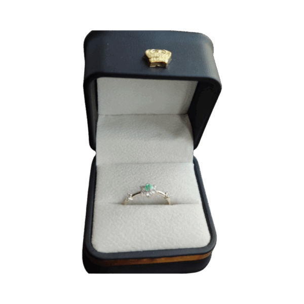 Anillo de plata con esmeralda Estrella