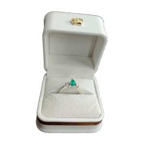 Anillo de plata con esmeralda Floresta