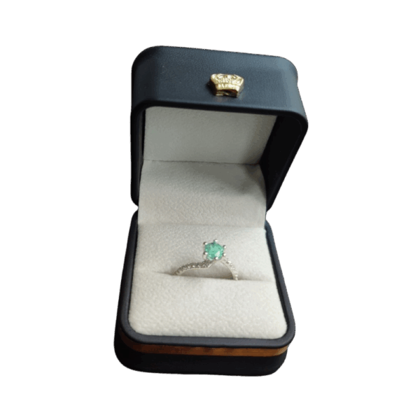Anillo de plata con esmeralda Gala