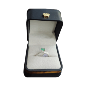 Anillo de plata con esmeralda Ignea