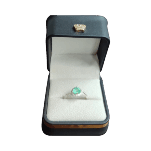 Anillo de plata con esmeralda Jade
