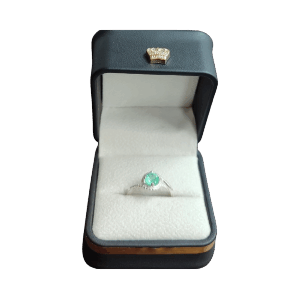 Anillo de plata con esmeralda Jade