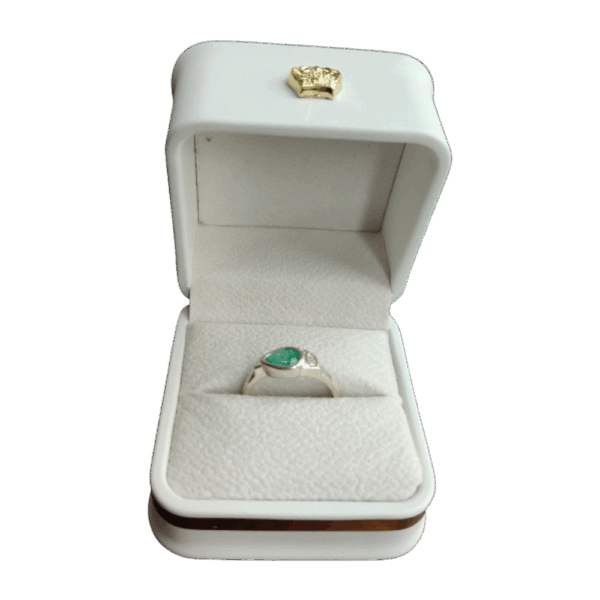 Anillo de plata con esmeralda Lumine