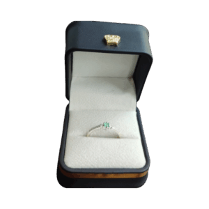 Anillo de plata con esmeralda Nubeal