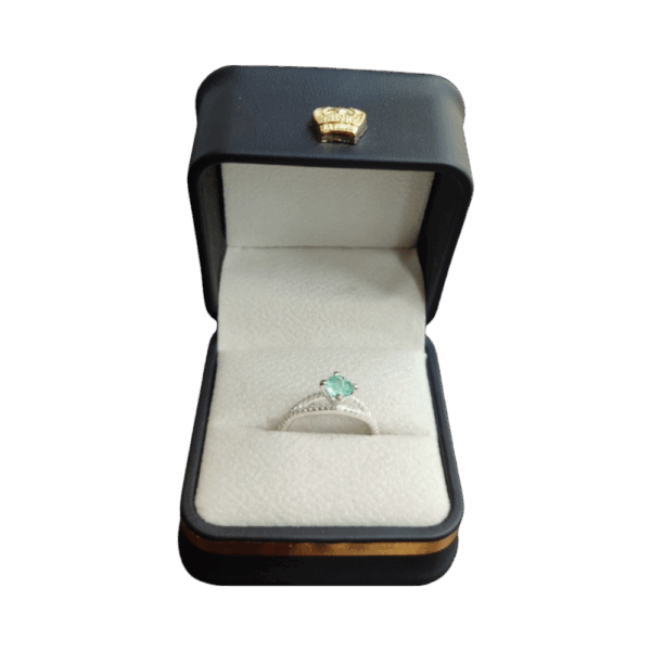 Anillo de plata con esmeralda Opalo