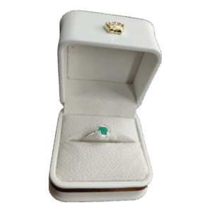 Anillo de plata con esmeralda Orbe