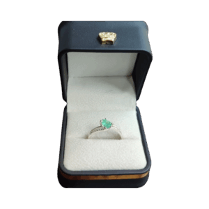 Anillo de plata con esmeralda Rubor