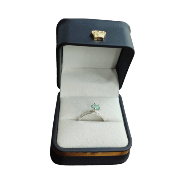 Anillo de plata con esmeralda Trino