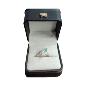 Anillo de plata con esmeralda Brisa